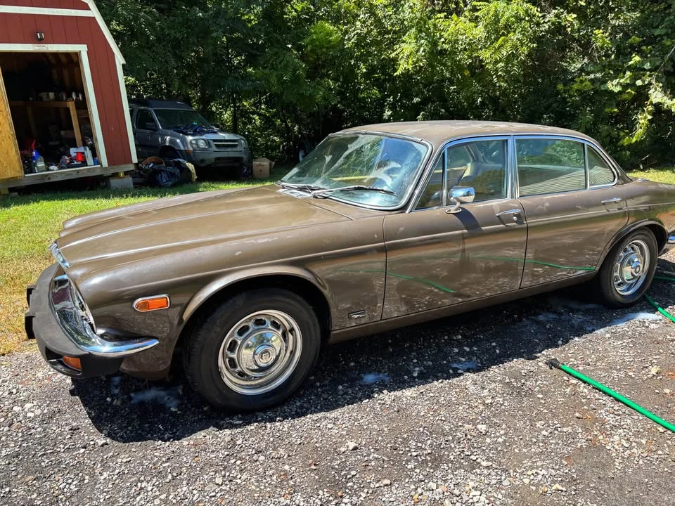 1976 Jaguar XJ Series 2 - Image 2 of 13