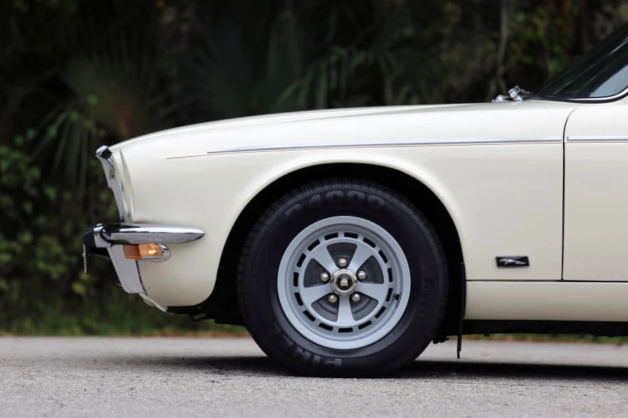 1976 Jaguar XJ Coupe - Image 9 of 12