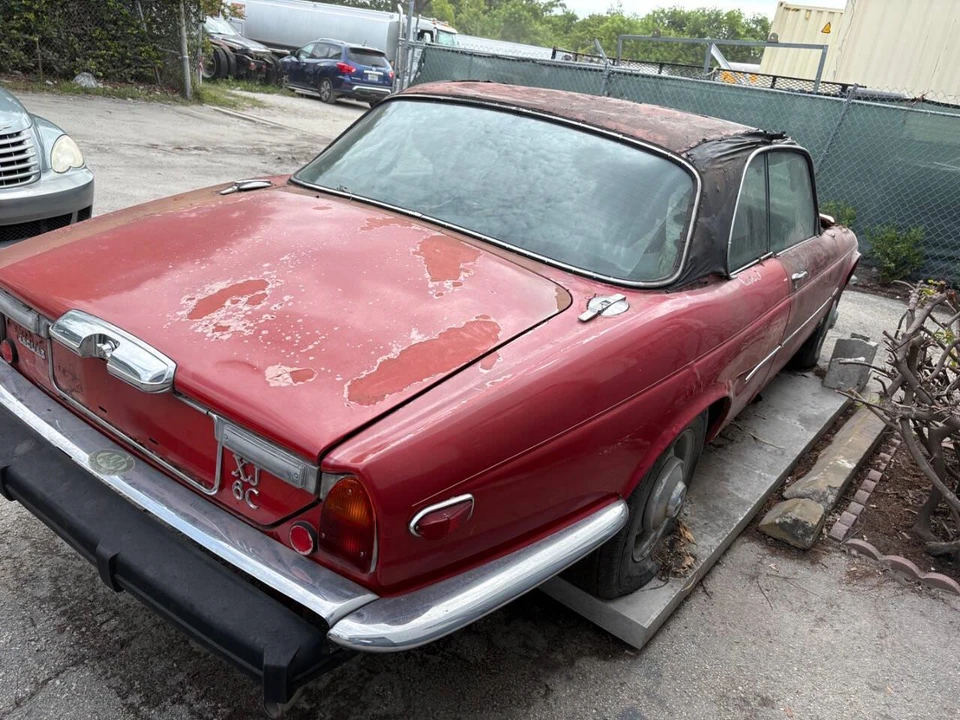 1976 Jaguar XJ Series 2 - Image 2 of 10