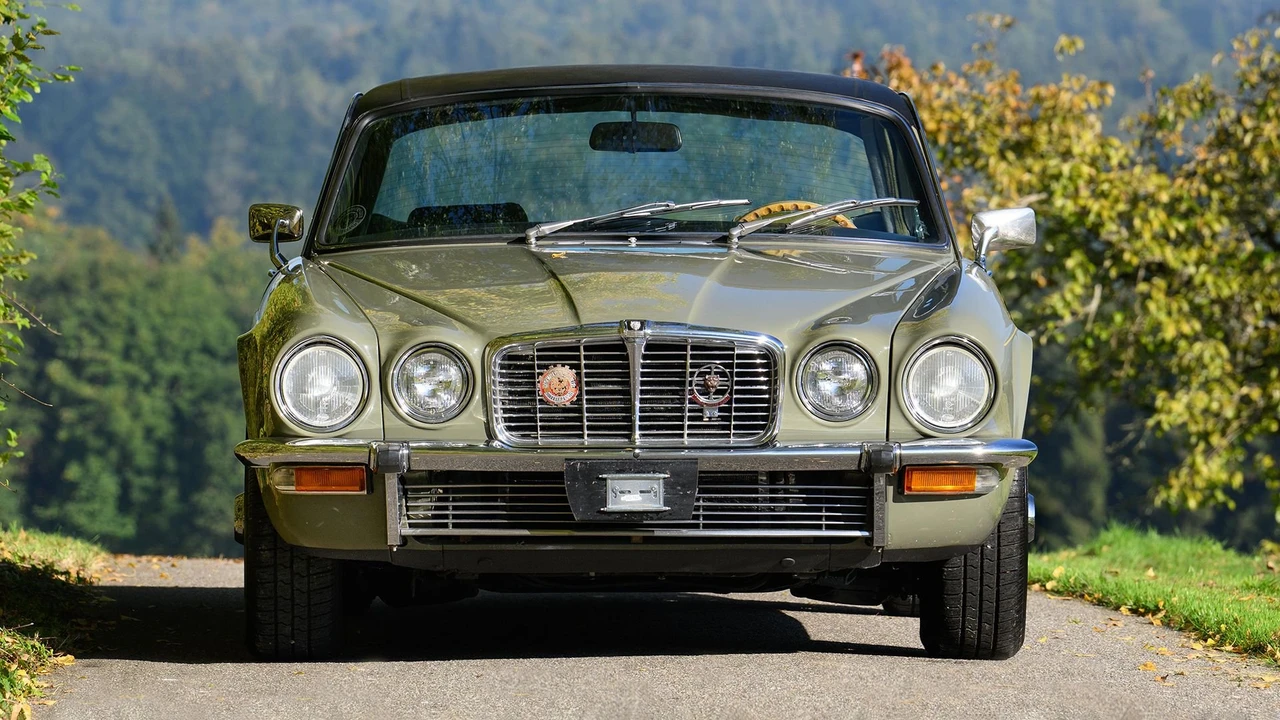 1976 Jaguar XJ Coupe - Image 12 of 31