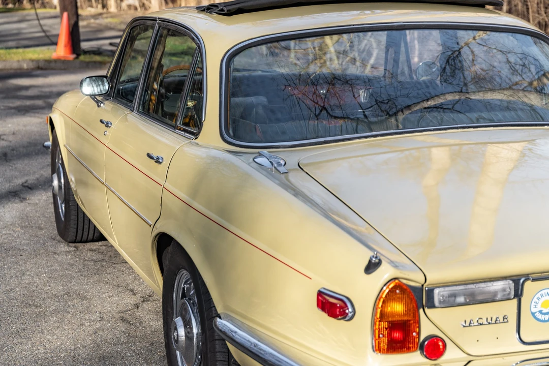 1976 Jaguar XJ Series 2 - Image 12 of 31