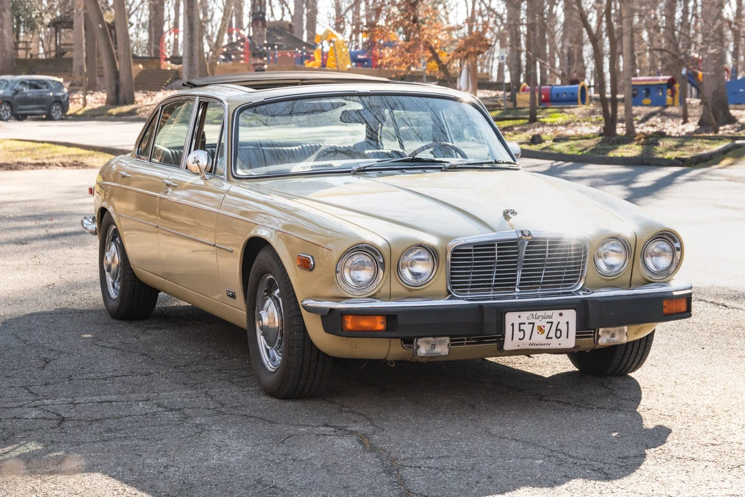 1976 Jaguar XJ Series 2 - Image 2 of 31