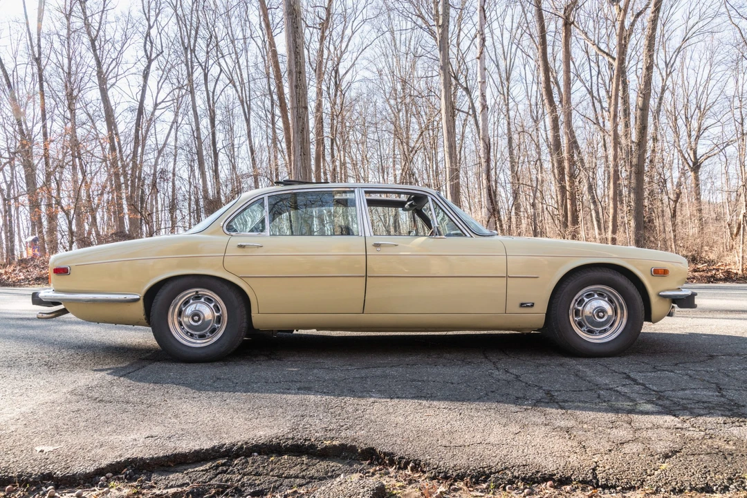 1976 Jaguar XJ Series 2 - Image 10 of 31