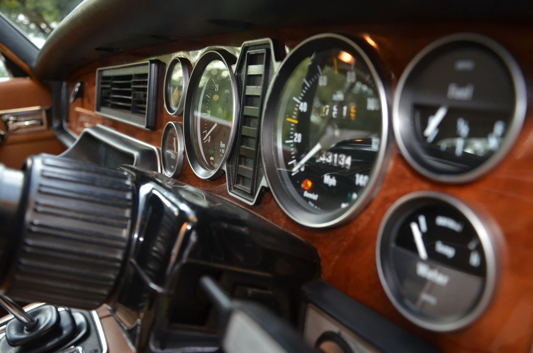 1976 Jaguar XJ Coupe - Image 9 of 10