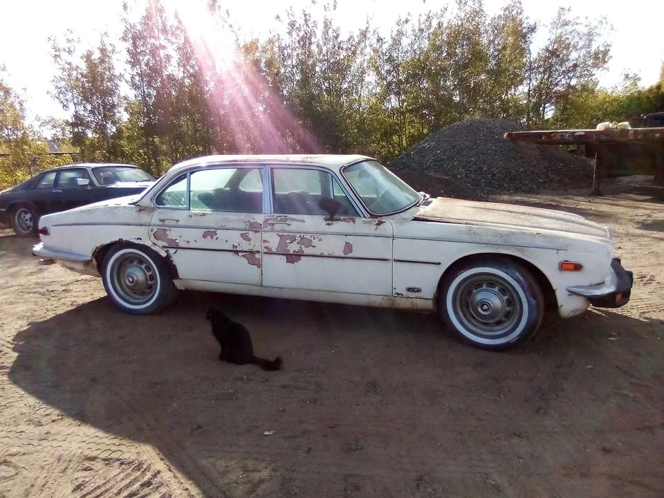 1976 Jaguar XJ Series 2 - Image 2 of 20