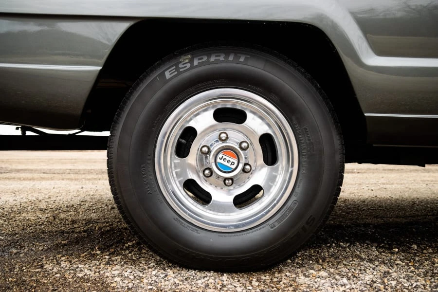 1976 Jeep SJ Cherokee - Image 10 of 23
