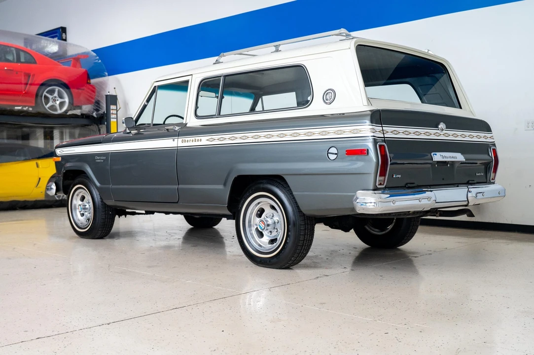 1976 Jeep SJ Cherokee - Image 10 of 31