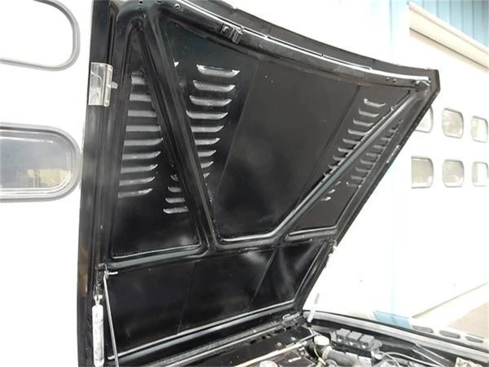 1976 Jensen Interceptor - Image 9 of 21