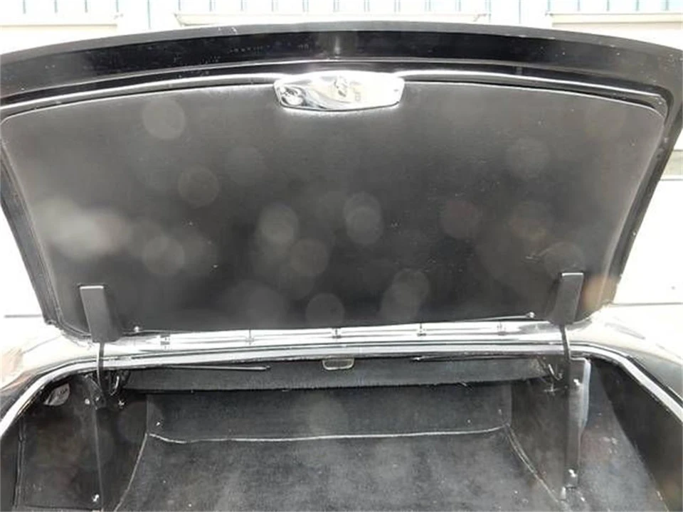 1976 Jensen Interceptor - Image 3 of 21