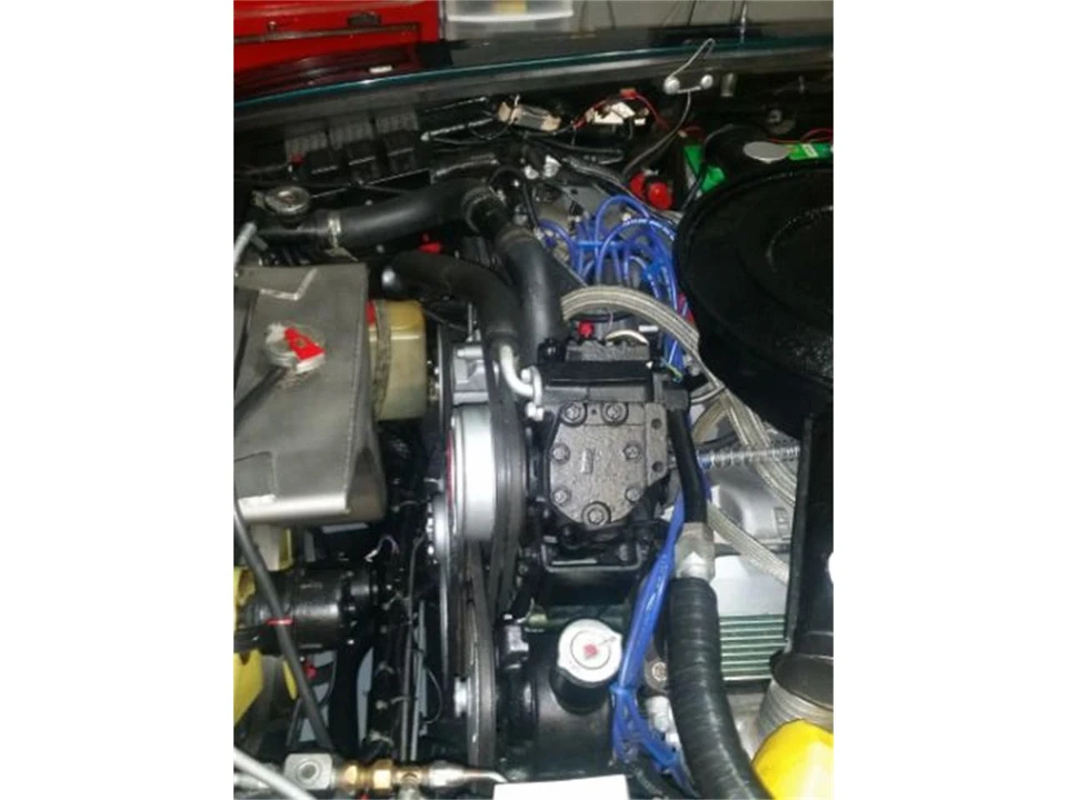 1976 Jensen Interceptor - Image 18 of 19