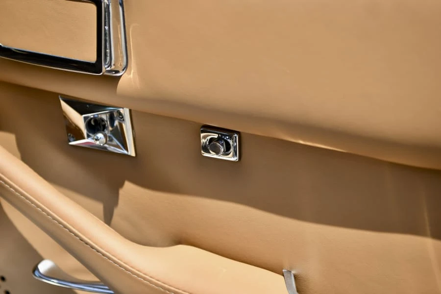 1976 Jensen Interceptor - Image 28 of 31