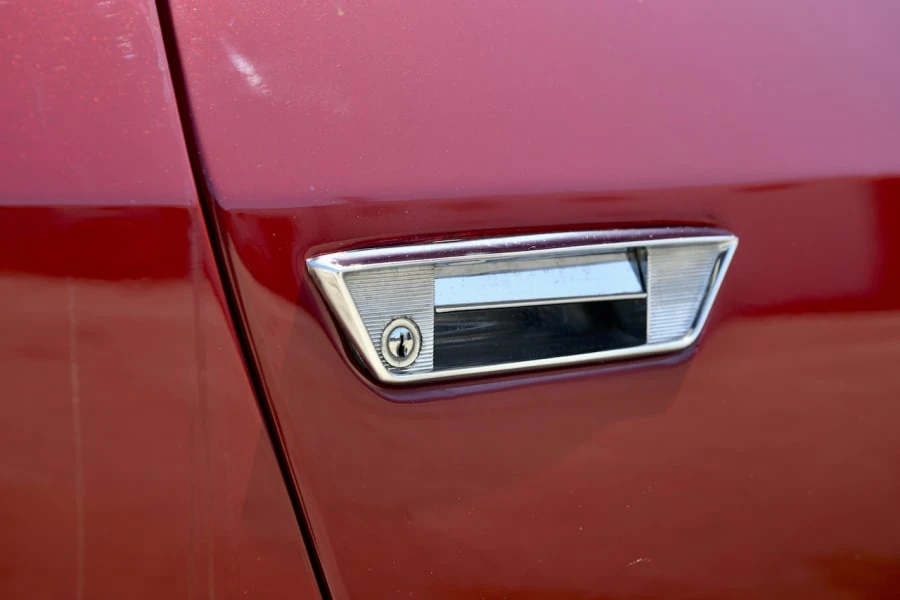 1976 Jensen Interceptor - Image 8 of 31
