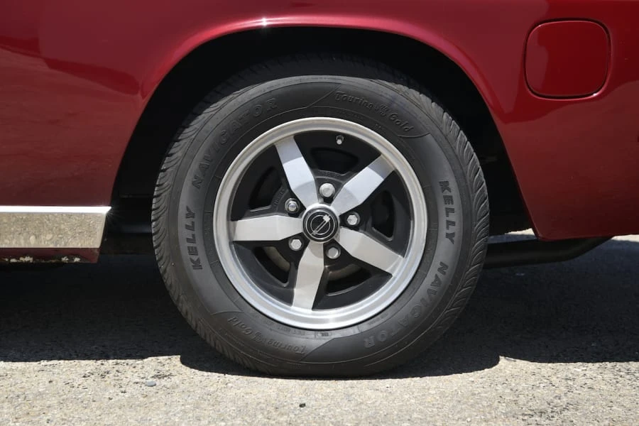 1976 Jensen Interceptor - Image 17 of 31