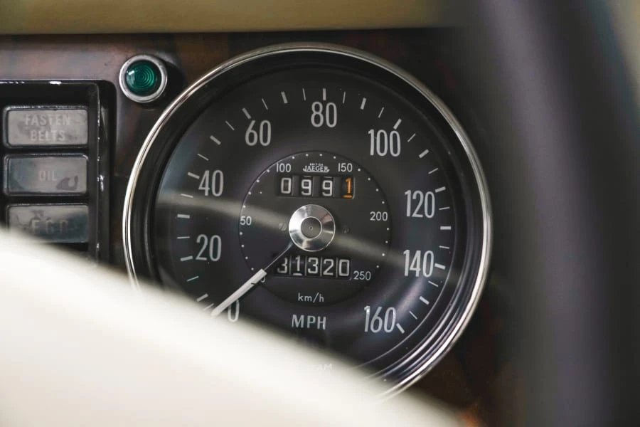 1976 Jensen Interceptor - Image 26 of 31