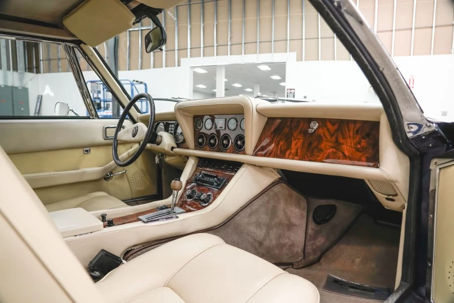 1976 Jensen Interceptor - Image 16 of 31