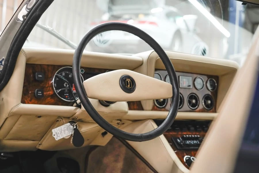 1976 Jensen Interceptor - Image 21 of 31