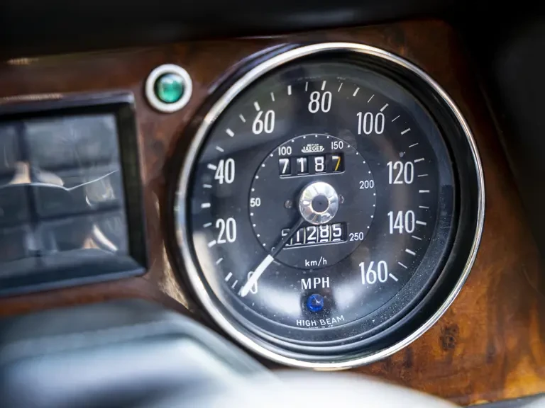 1976 Jensen Interceptor - Image 13 of 31