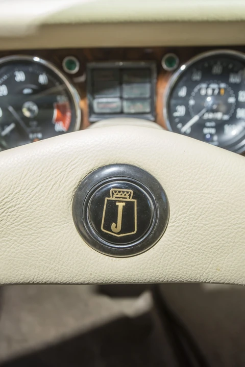 1976 Jensen Interceptor - Image 11 of 31