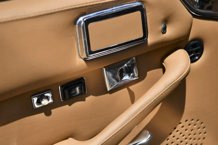 1976 Jensen Interceptor - Image 23 of 31