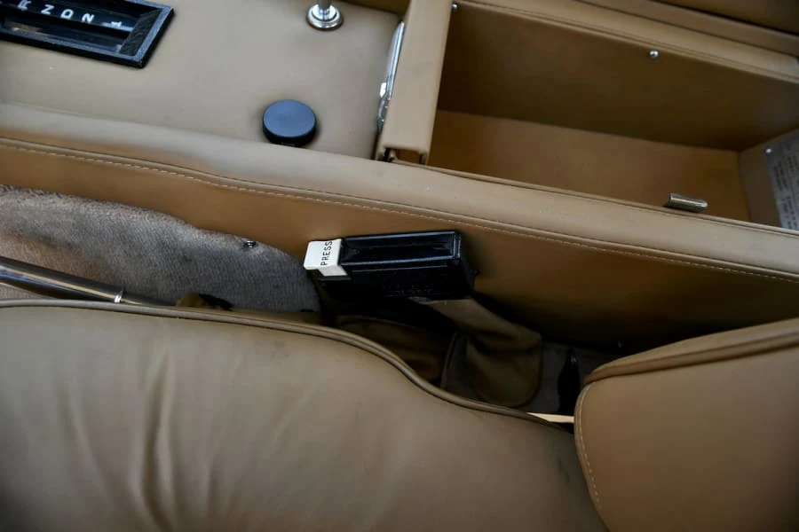 1976 Jensen Interceptor - Image 29 of 31