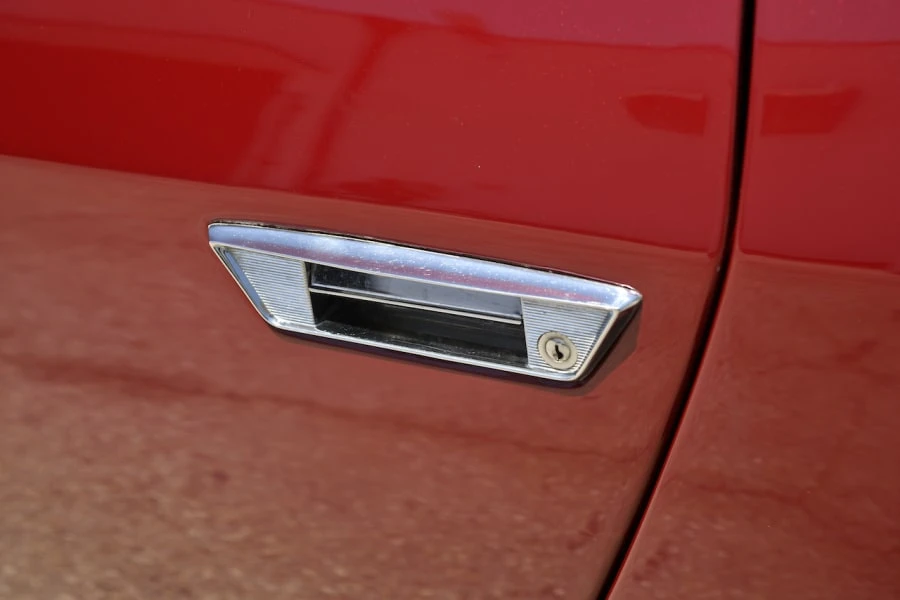 1976 Jensen Interceptor - Image 9 of 31
