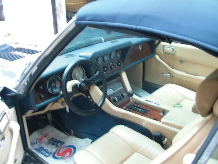1976 Jensen Interceptor - Image 4 of 5