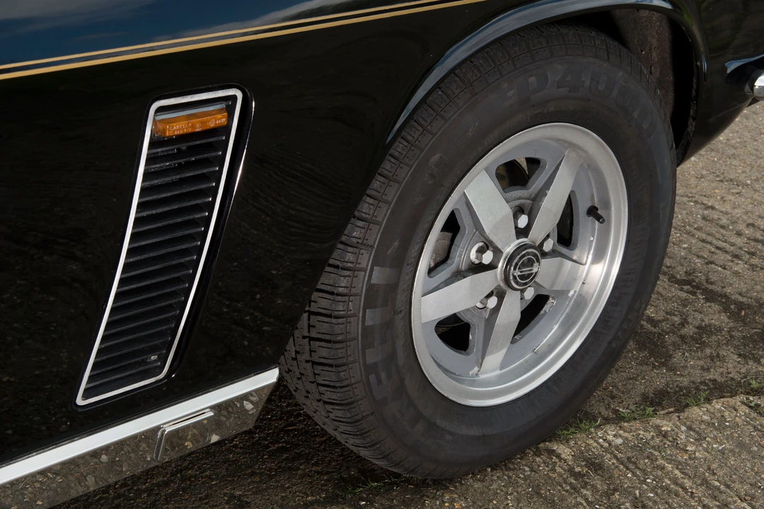 1976 Jensen Interceptor - Image 10 of 25