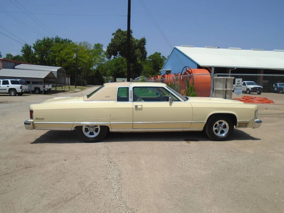 1976 Lincoln Continental 5th Gen - Image 6 of 24