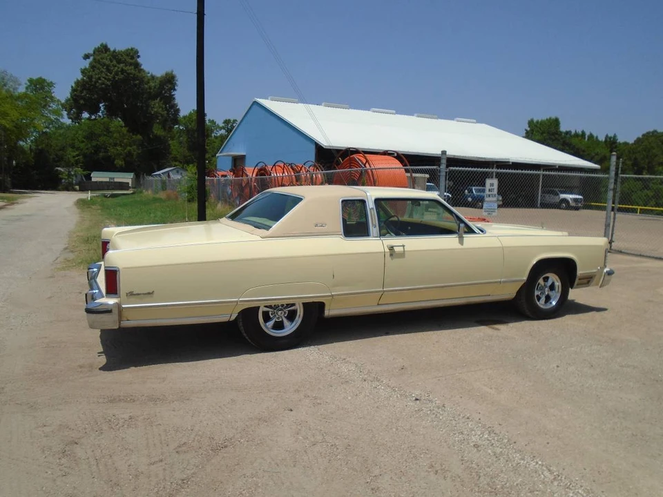 1976 Lincoln Continental 5th Gen - Image 7 of 24
