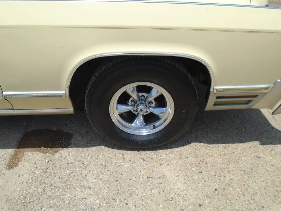 1976 Lincoln Continental 5th Gen - Image 9 of 24