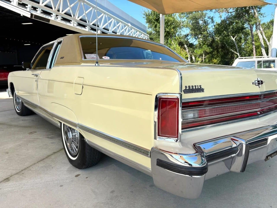 1976 Lincoln Continental 5th Gen - Image 17 of 31