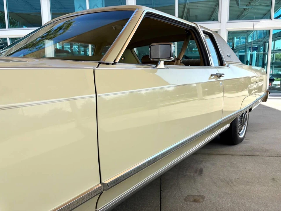 1976 Lincoln Continental 5th Gen - Image 15 of 31