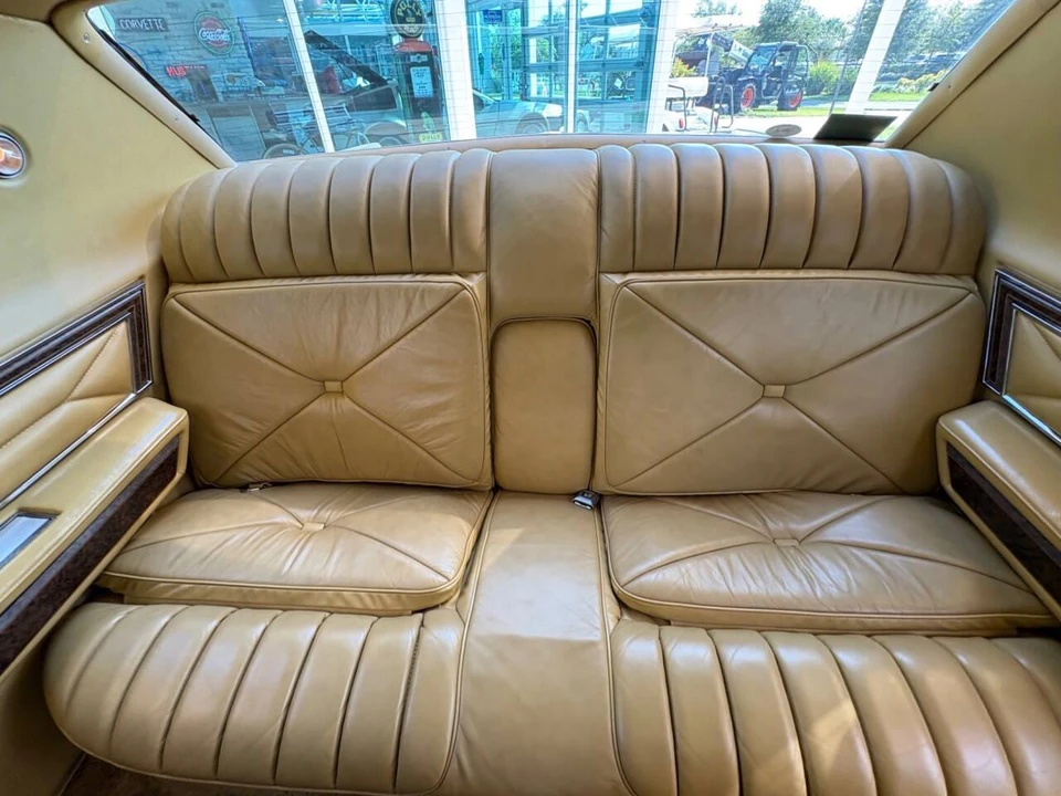 1976 Lincoln Continental 5th Gen - Image 27 of 31
