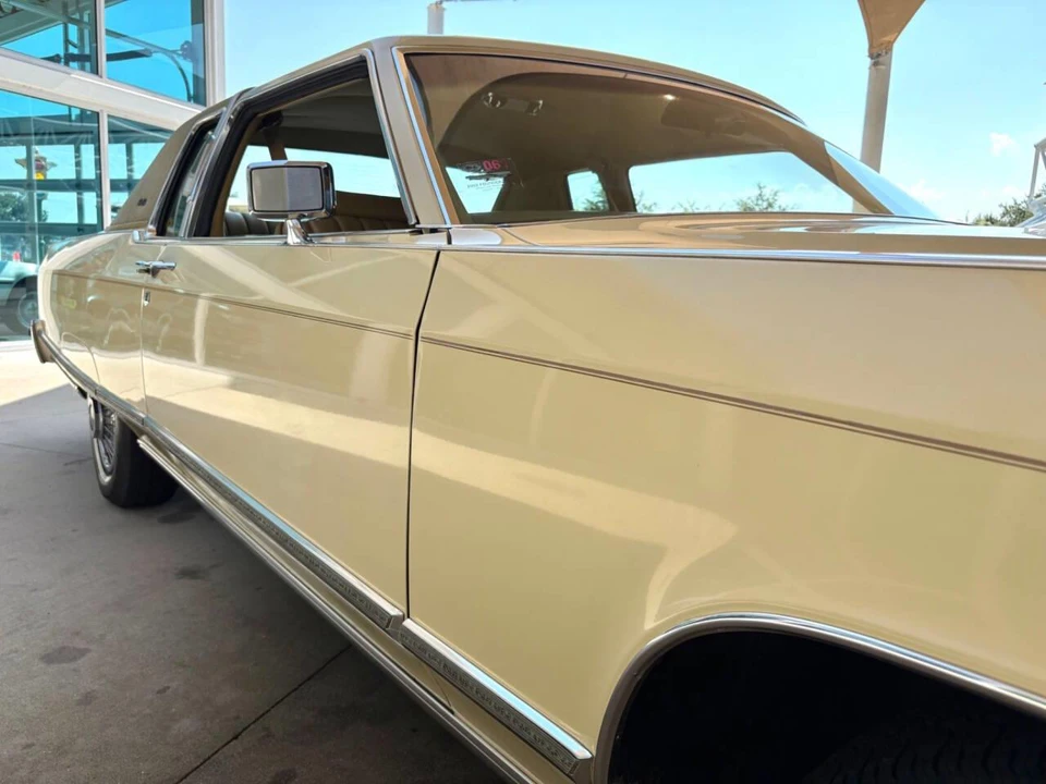 1976 Lincoln Continental 5th Gen - Image 20 of 31