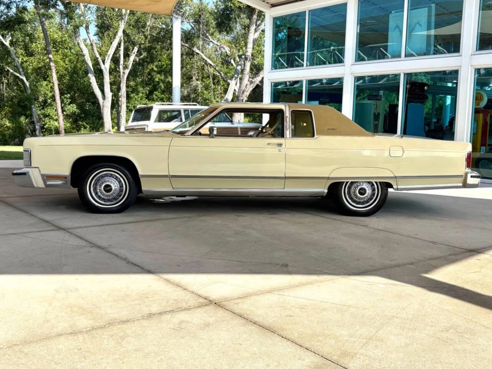 1976 Lincoln Continental 5th Gen - Image 12 of 31