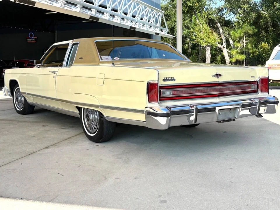 1976 Lincoln Continental 5th Gen - Image 11 of 21