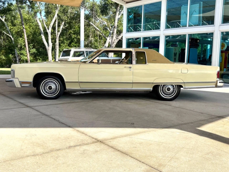 1976 Lincoln Continental 5th Gen - Image 12 of 21