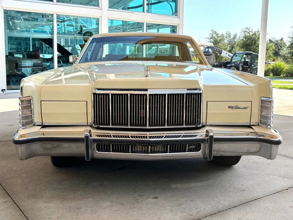 1976 Lincoln Continental 5th Gen - Image 2 of 21