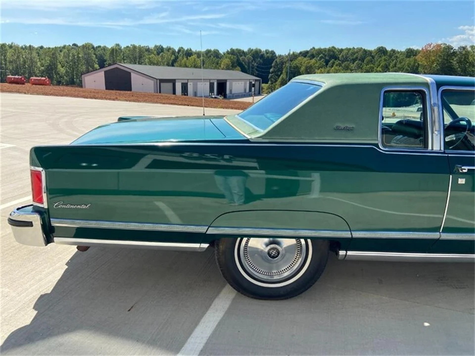 1976 Lincoln Continental 5th Gen - Image 15 of 31