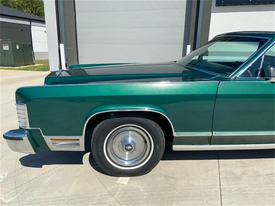 1976 Lincoln Continental 5th Gen - Image 11 of 31