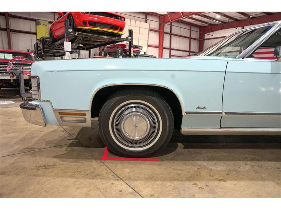 1976 Lincoln Continental 5th Gen - Image 3 of 31
