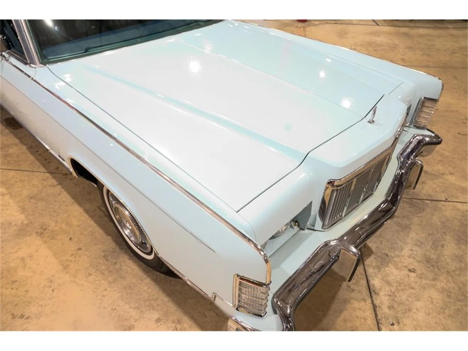 1976 Lincoln Continental 5th Gen - Image 18 of 31