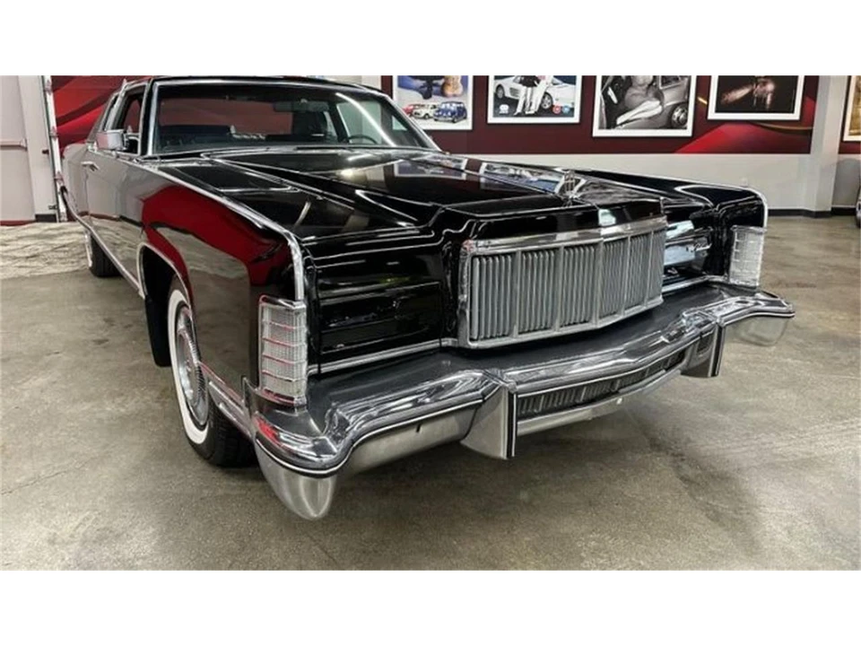 1976 Lincoln Continental 5th Gen - Image 4 of 29