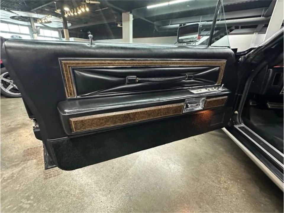 1976 Lincoln Continental 5th Gen - Image 19 of 29