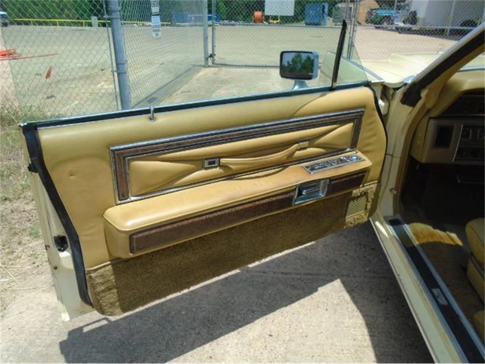 1976 Lincoln Continental 5th Gen - Image 15 of 25