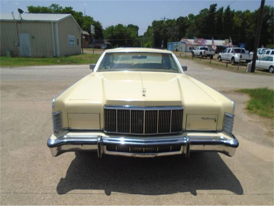1976 Lincoln Continental 5th Gen - Image 17 of 25