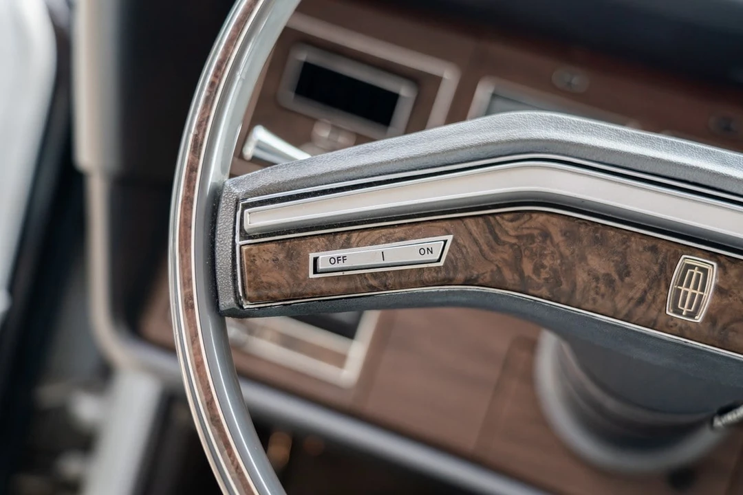 1976 Lincoln Continental 5th Gen - Image 26 of 30