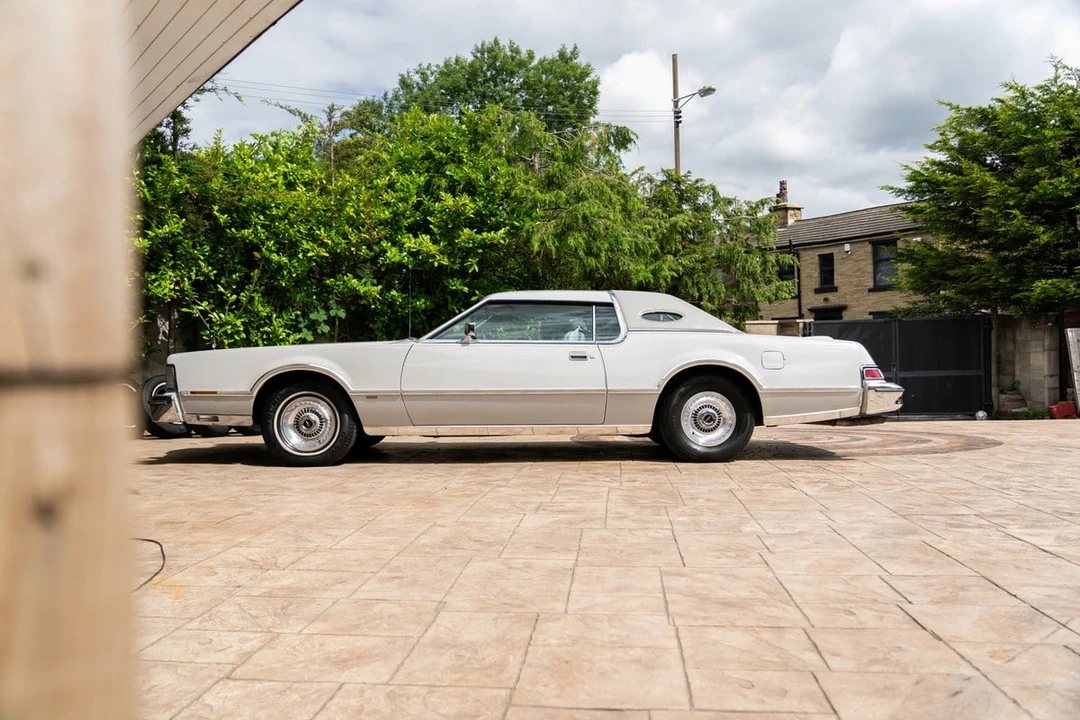 1976 Lincoln Continental 5th Gen - Image 13 of 30