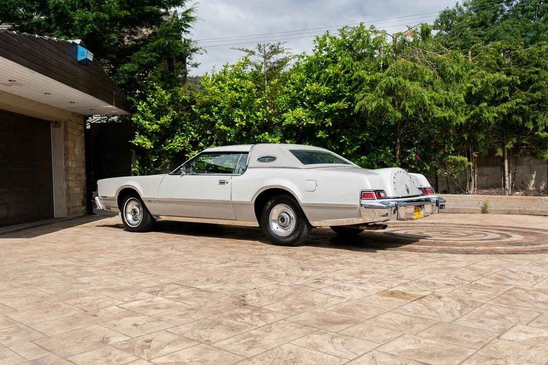 1976 Lincoln Continental 5th Gen - Image 14 of 30