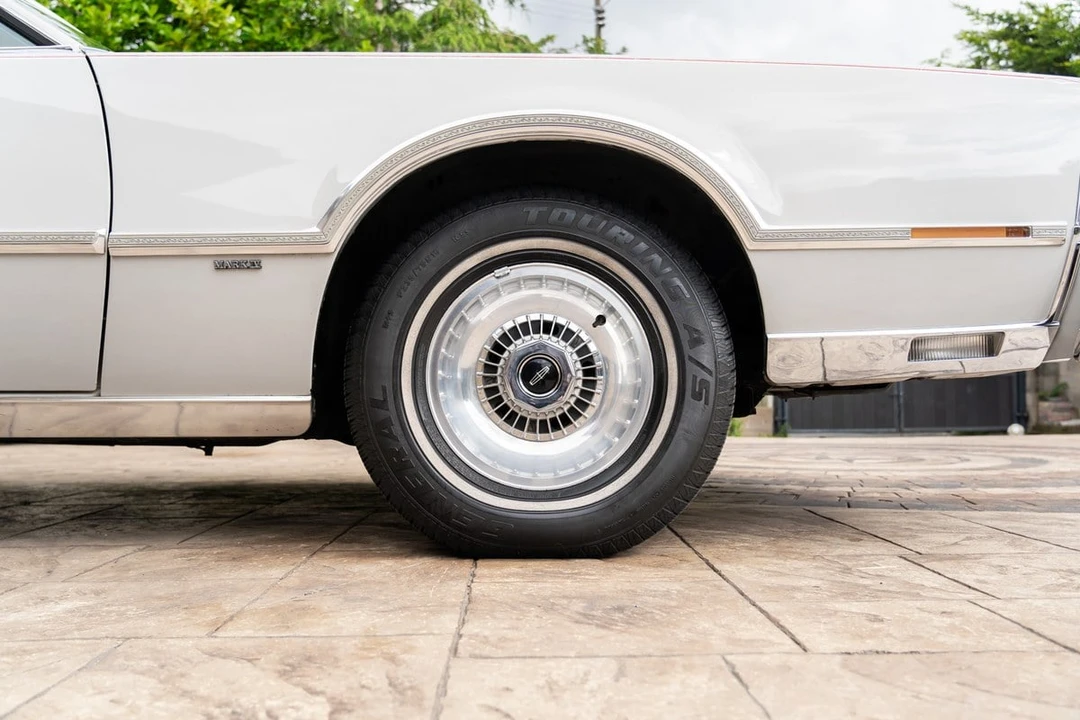 1976 Lincoln Continental 5th Gen - Image 24 of 30